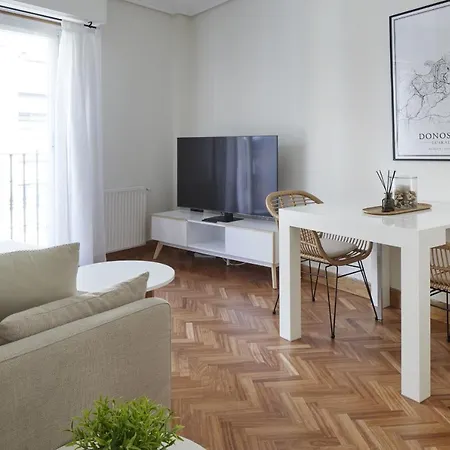 Always Easy I Cristina Enea 公寓