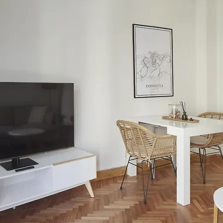 Apartment Always Easy I Cristina Enea *