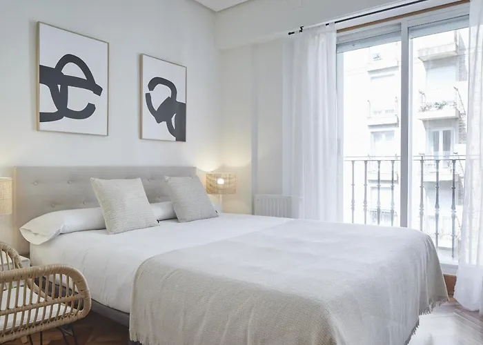 Daire Always Easy I Cristina Enea San Sebastián