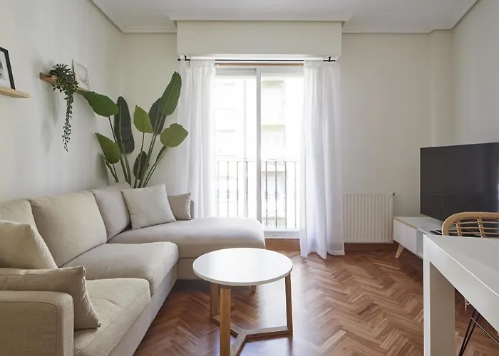 Always Easy I Cristina Enea Apartment